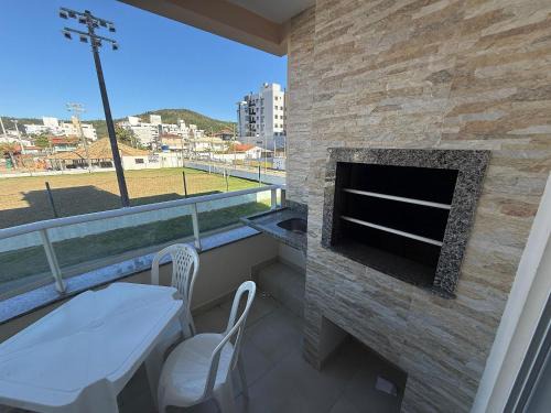 Cód 178 - Apartamento zona Sul á 70m do mar