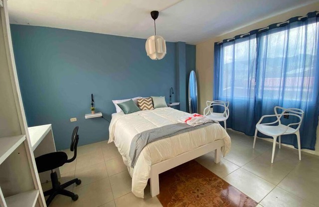 CÓMODA HABITACIÓN POR ESTRENAR con baño privado