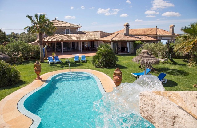 Ca'n Gamundi - Six Bedroom Cottage, Sleeps 10