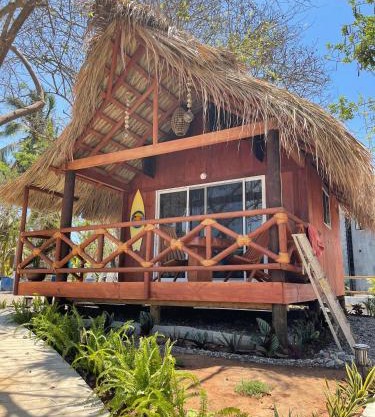 Cabaña Buganvilia Punto Surf Barra La Saladita