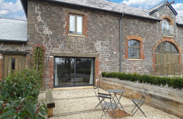 Cabin ∙ 2 bedrooms ∙ 4 guests