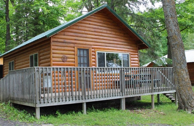 Cabin 3 - Very cozy cabin with amazing lake views and great fishing