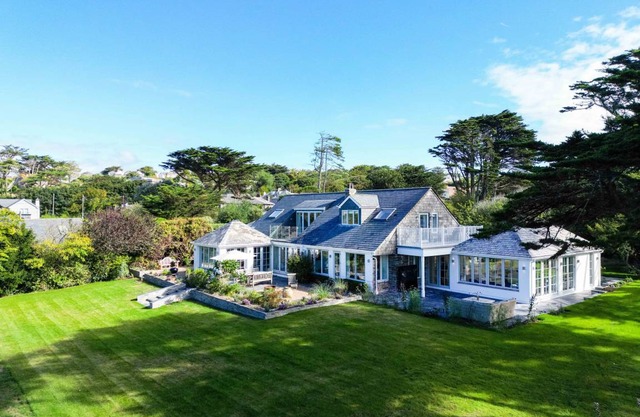 Cabin ∙ 5 bedrooms ∙ 10 guests