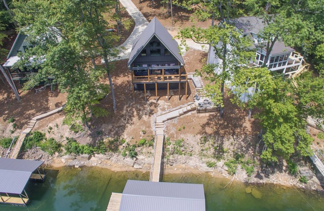 Cabin at Eagle Cove: 4 BR, 2.5 BA House in Jasper, Sleeps 12