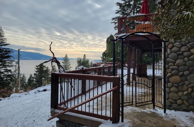 Cabin Suite - Lakeview Walkout-Patio & Firepit