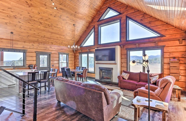 Cabin w/Black Hills Views, 10 Mi to Mt Rushmore!