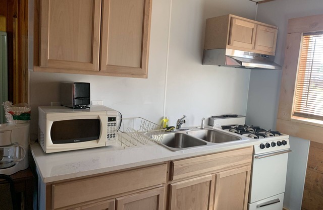 Cabin with 2 Double Beds Sleeps 4