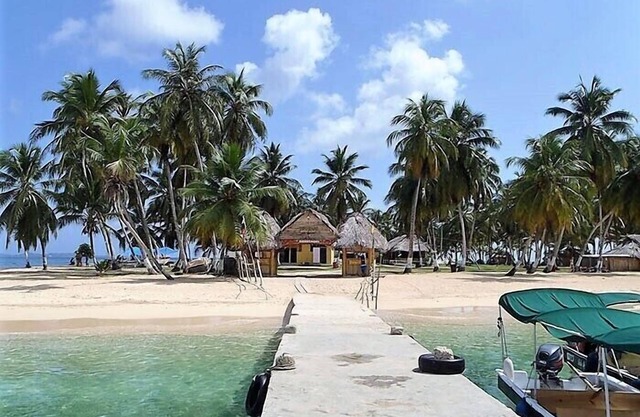 Cabins in Aguja Island