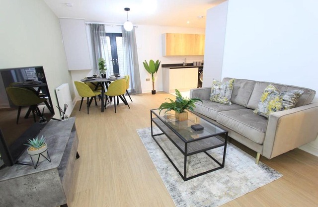 Cabot Mews Apartment 1