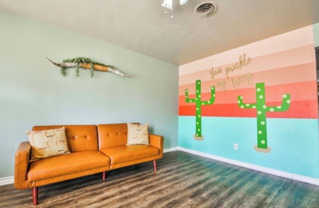 Cactus Casita *Pets Welcome* Close & Easy access to Campus, Hospitals, and more!