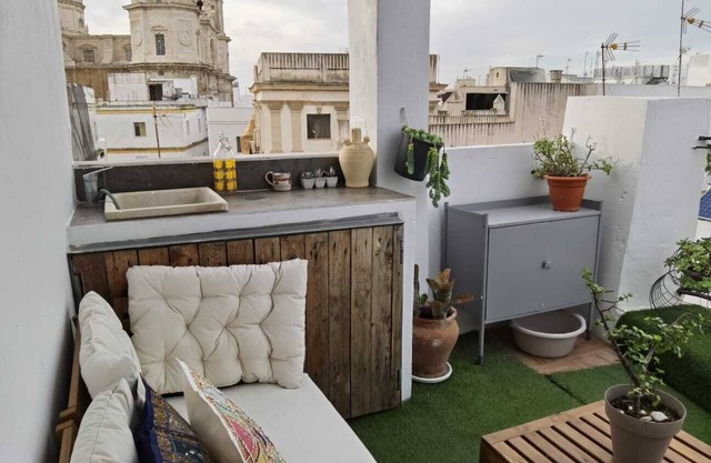 CADIZ P01 The vertical house