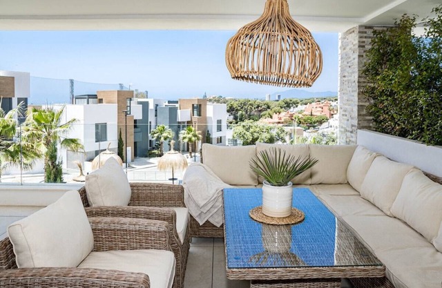 CAH - Large terrace, indoor pool and gym