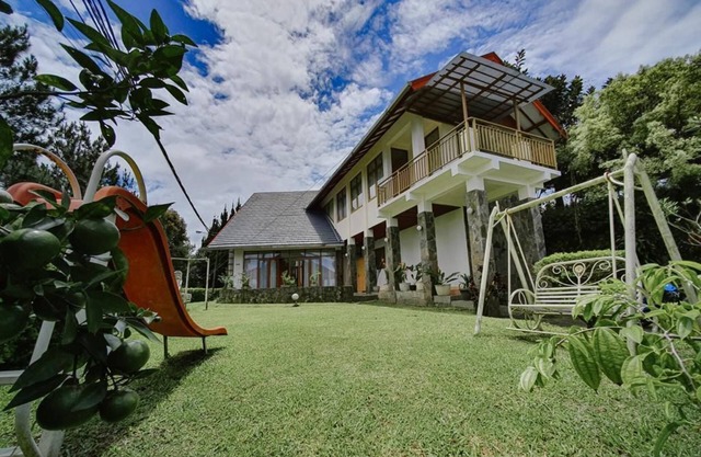 Callming 4 bad room villa with private pool at Jawa Barat