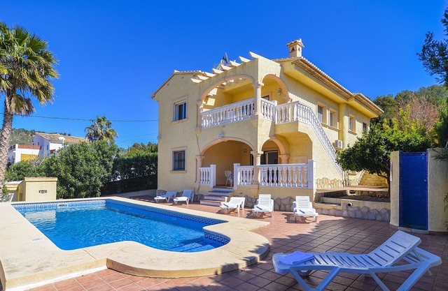 Calpe: Great villa. Very quiet area near the coast. Ceiling fans, air conditioning, private pool and barbecue.