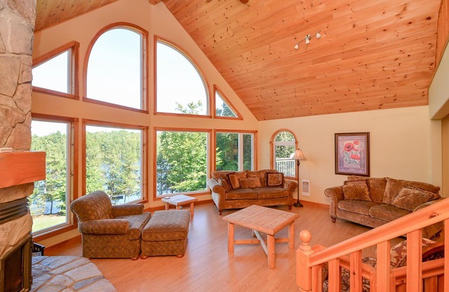 Calypso Cottage 4000sq. Foot of Lakefront Real Estate