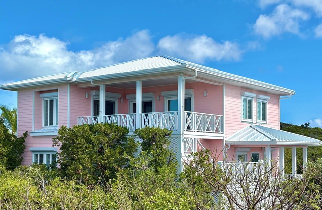 Calypso Cottage: Spacious 3Br/3.5Ba house with amazing views and private dock