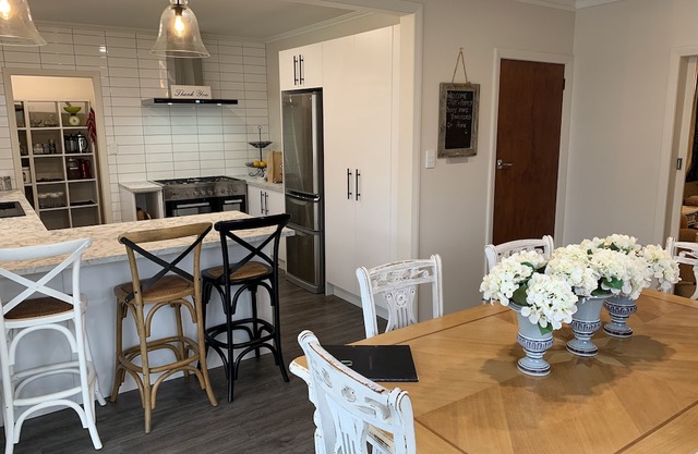 Cambridge Cottage - the perfect, pet friendly location!