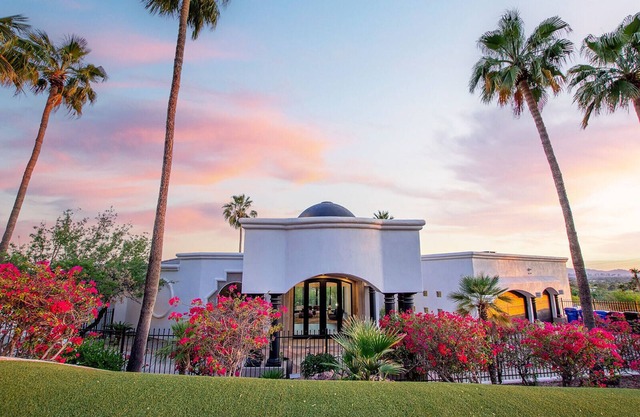 Camelback Mountain Mansion - Micro-resort, Views, Golf, Heated Pool, Game Room