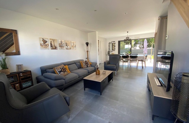 Camelea, house with jacuzzi 700m from the beach and shops-Golfe du Morbihan