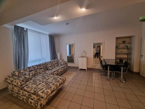 CAMELLIA STUDIO apartment & parking