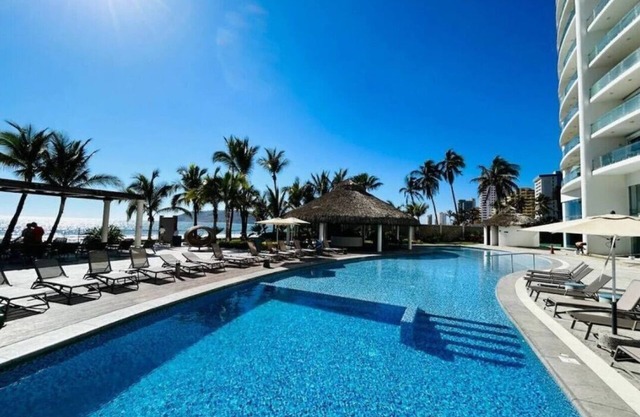Camino al Mar Beach Escape – 2BR/2BA with Stunning Ocean Views