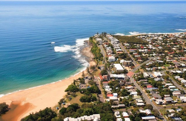 Campbell St, 11 Moffat Beach