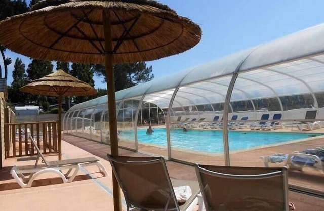 Camping Le Panoramic* - 4 room Malaga mobile home 6 people