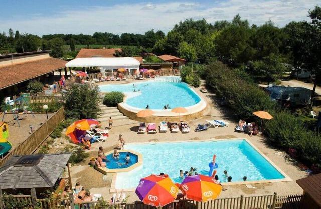 Camping Les Lacs De Courtès* - Mobile home 43 Grand Confort 4 rooms 8 people Air-conditioned