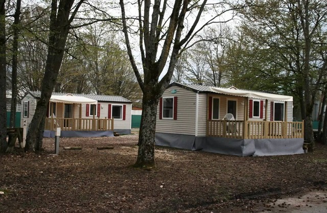 Campsite Le Rochat-Belle-Isle * - Mobilhome Trio (3 bedrooms with terrace) 7 people