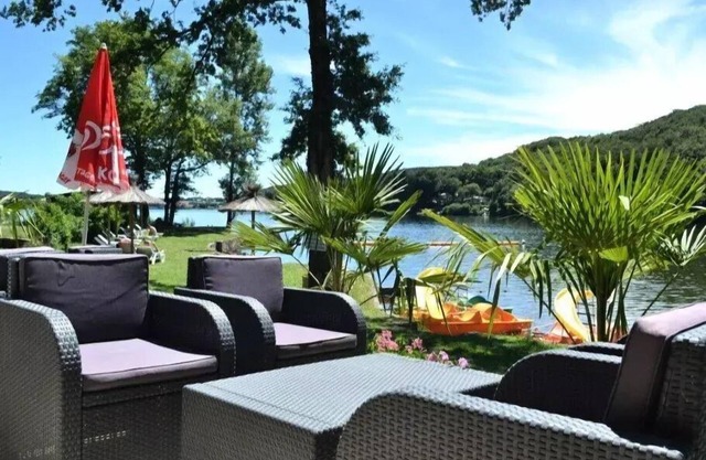 Campsite Les Cantarelles* - Loggia Confort 3 Rooms 4 People Air Conditioned - TV