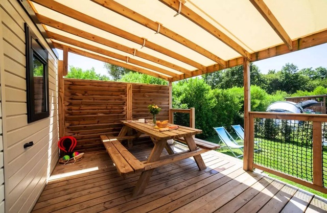 Campsite Plijadur * - Comfort Mobile Home 4 Rooms 6/8 People + TV