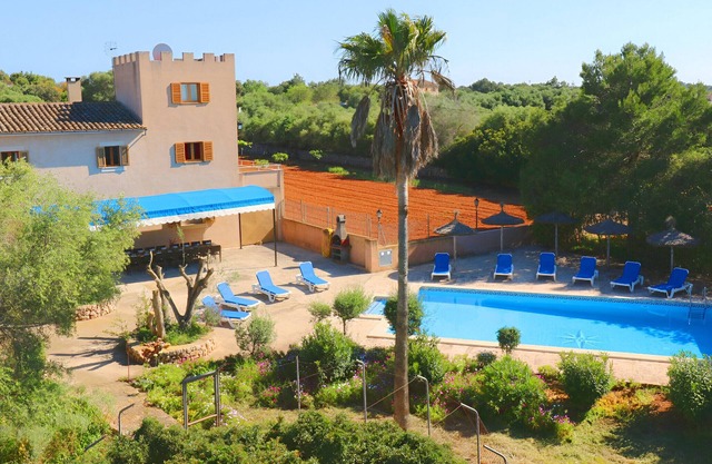 Can Palea 407 finca with private pool with garden, terrace, barbecue and WiFi