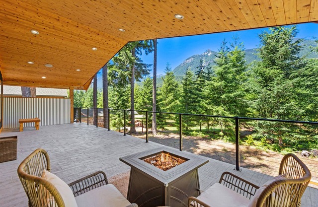 Can't get any closer to the river than this!