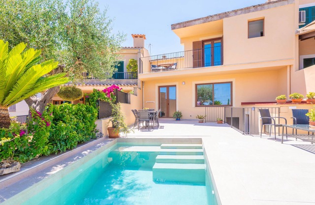 Can Vidal - Four Bedroom Chalet, Sleeps 6