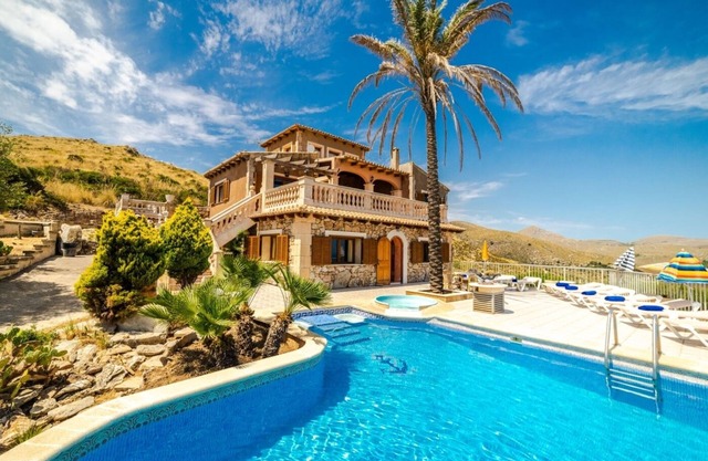 Cana Lluny, ecohouse with sea views