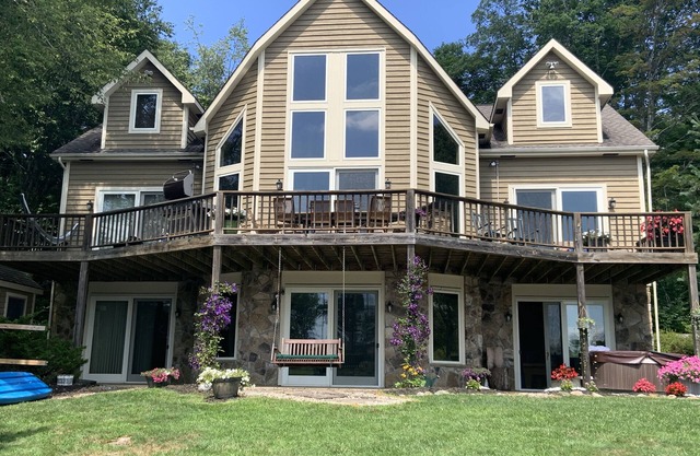Canaan Valley Lakefront Home