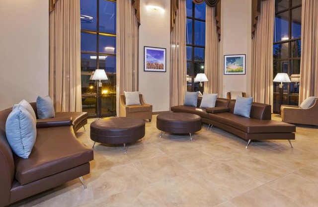 Candlewood Suites Grand Rapids Airport
