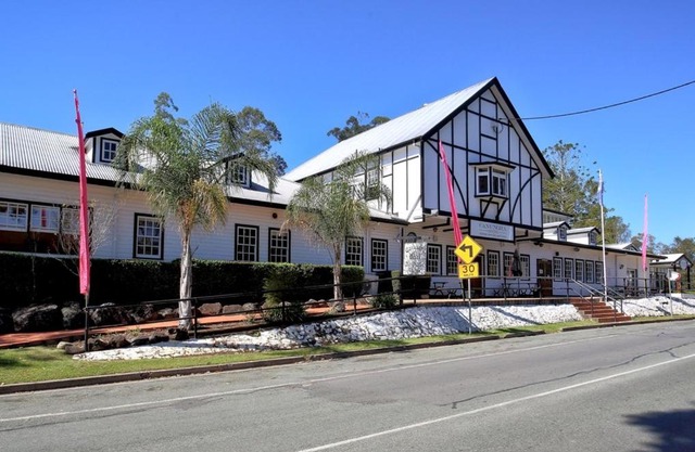 Canungra Hotel
