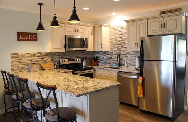 Canyon Lake-Northside, community pool, boat & trailer parking