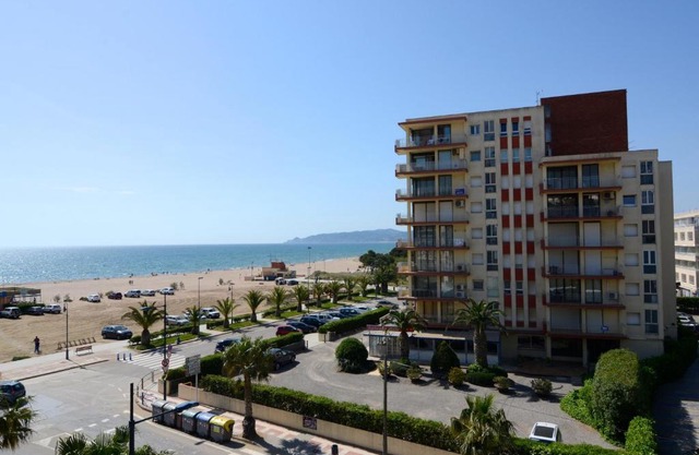 CAP CASTELL 6-A