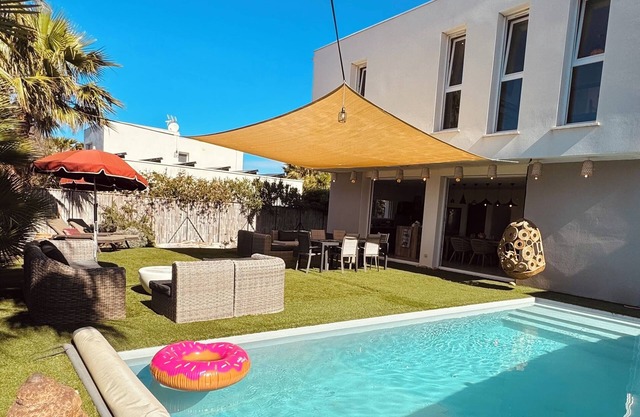 Cap d'Agde private villa near sea beach with swimming pool and large plot