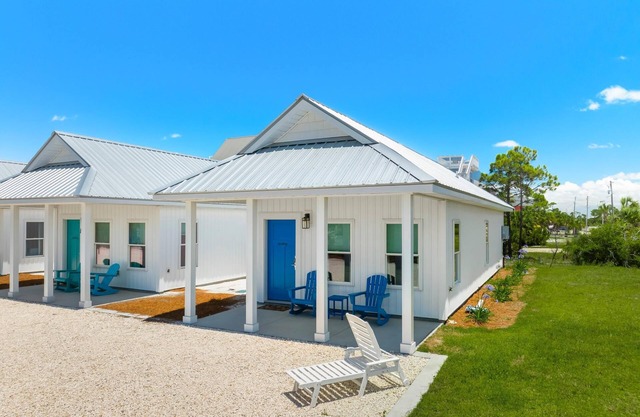 Cape Cottages - Scallop - Pet Friendly, Pool, Dedicated Beach and Bay Access