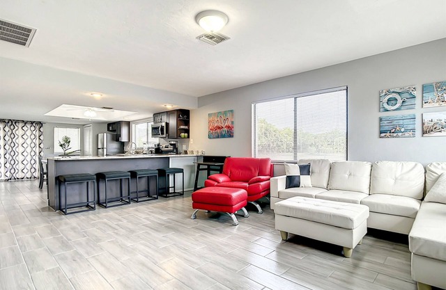 Cape D' Harbour -Remodeled w Saltwater Heated Pool