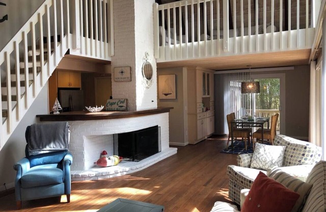 Cape Escape- Entire New Seabury Home Sleeps 8