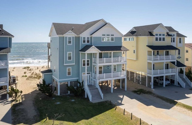 Cape Point, charming 7-Bedroom Oceanfront + Pets Stay Free!