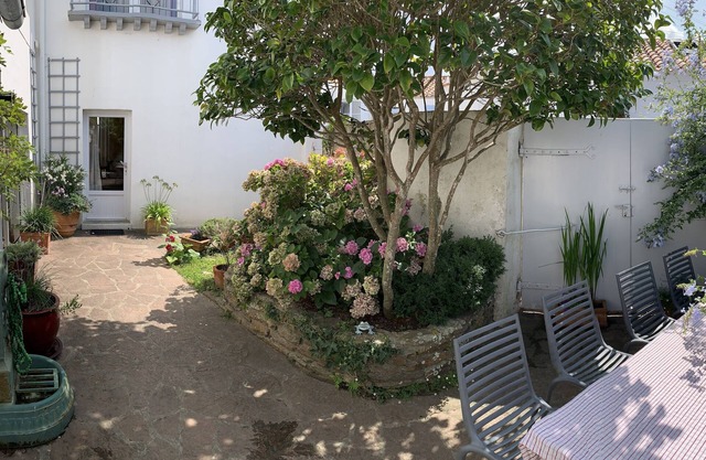 "Captain's house"