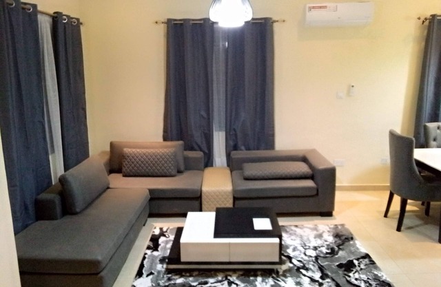 Captain’s Lodge (Gorgeous 2 Bedrooms Townhouse in serene environs)