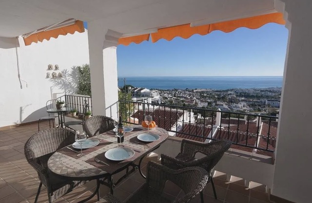 Capuchinos, Nerja Sum