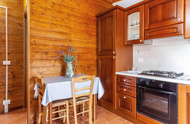 Caravan "Bungalow Adamo" with Private Terrace & Wi-Fi