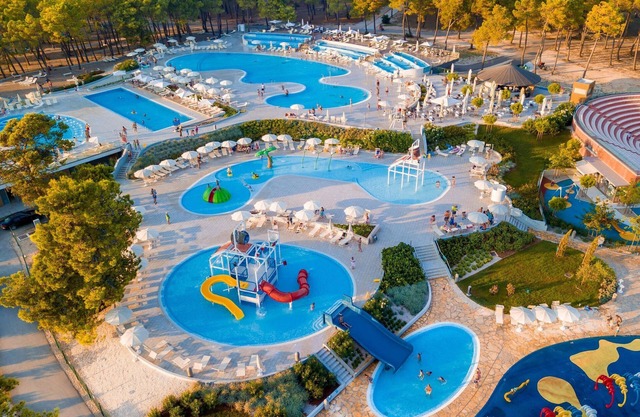Caravan Park in Nin with Sandy Beach & Pools